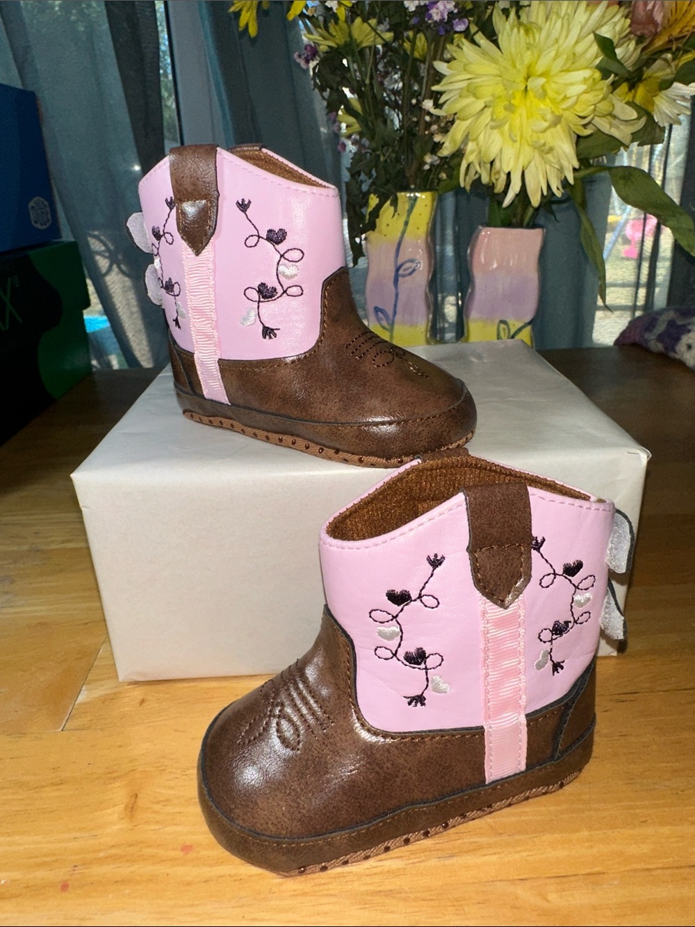 🤩Toddler Pink & Brown Floral Western Boots. 🎁3